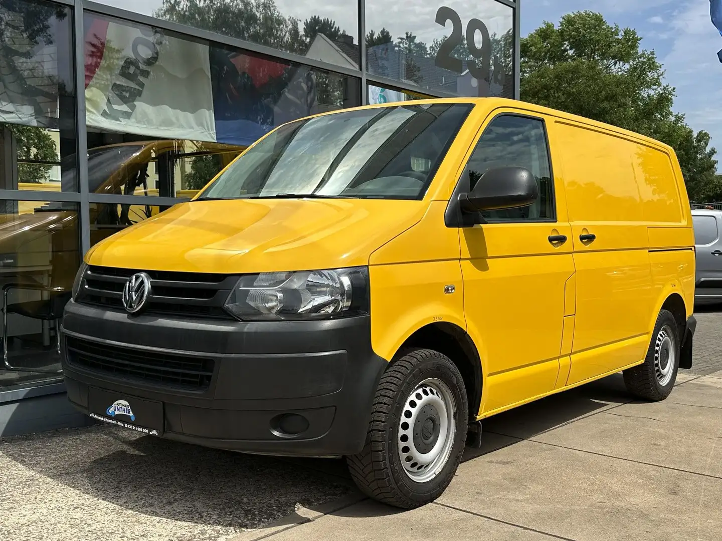 Volkswagen T5 Transporter Facelift*Einparkhilfe*1.Hand* Gelb - 1