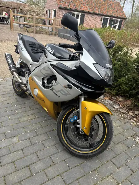 Yamaha YZF 600 - foto 7