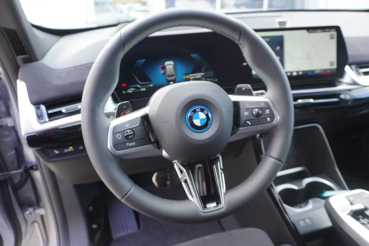 BMW X1 xDrive30e M Sport AHK HeadUp eSitze ACC 360Kamera 8