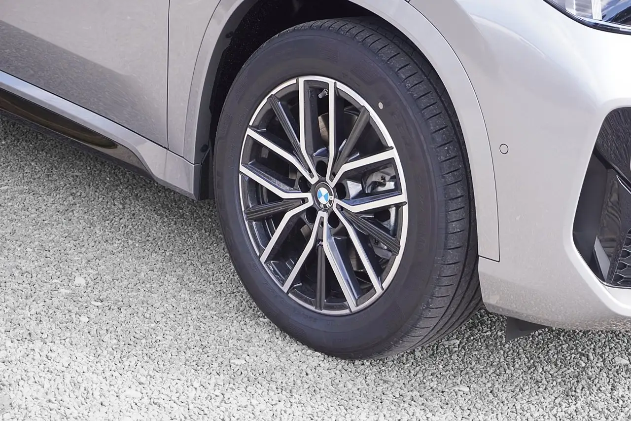 BMW X1 xDrive30e M Sport AHK HeadUp eSitze ACC 360Kamera 3