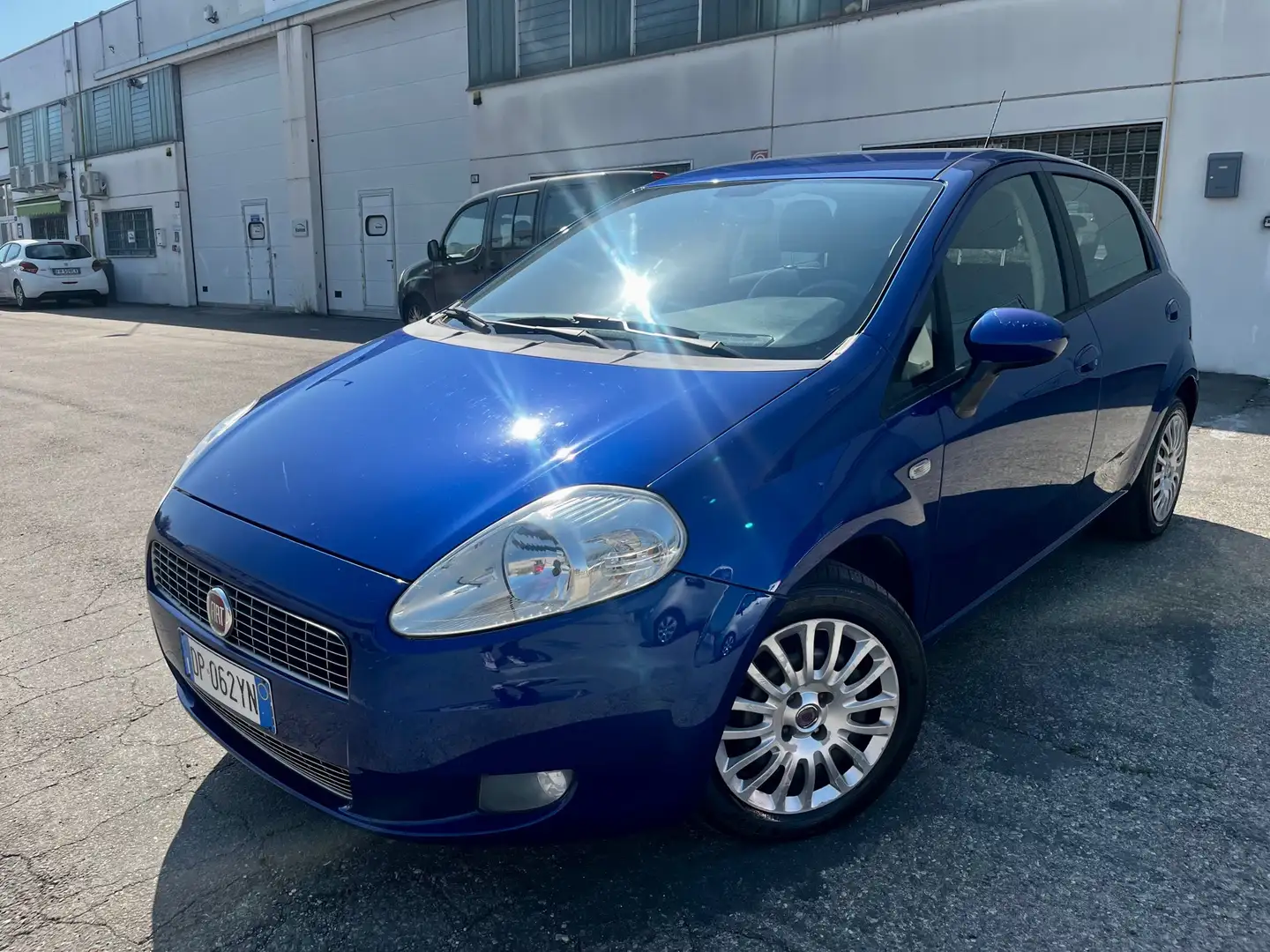 Fiat Grande Punto 5p 1.2 Dynamic 65cv per neopatentati Blu/Azzurro - 1
