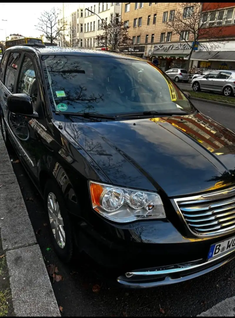 Chrysler Town & Country Schwarz - 1
