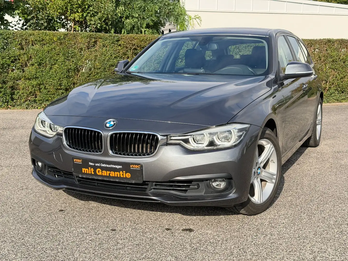 BMW 320 3 Touring 320 i/ Navi/SHZ/PDC/TOP Grau - 2