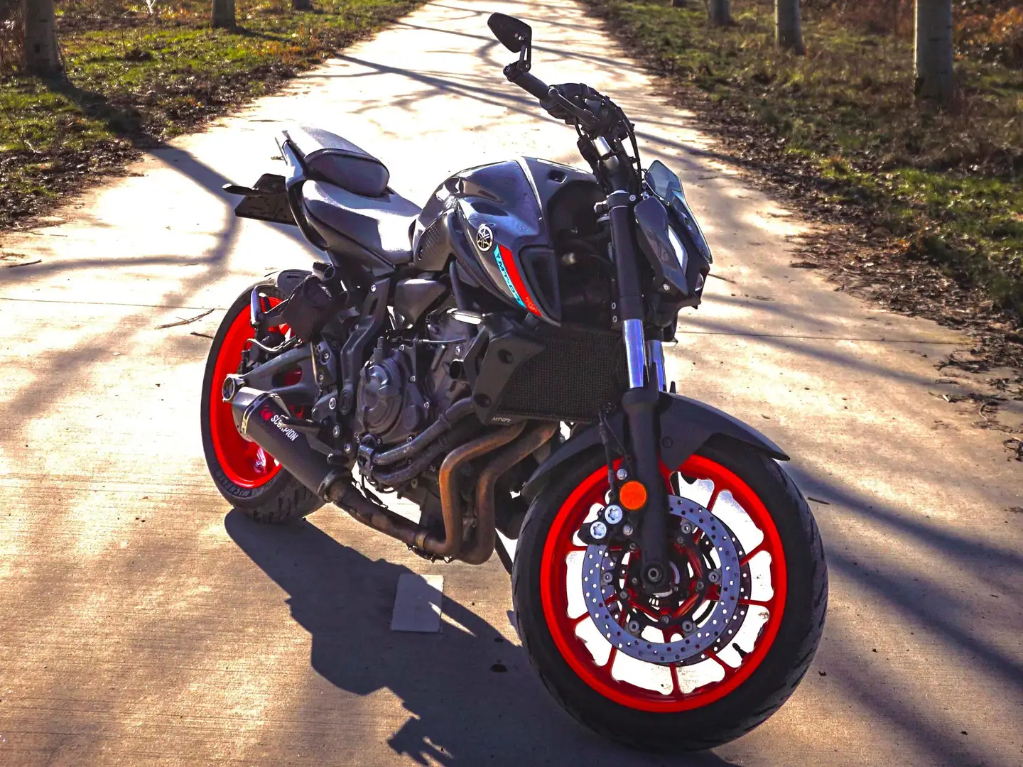 Yamaha MT-07 Zwart - 1
