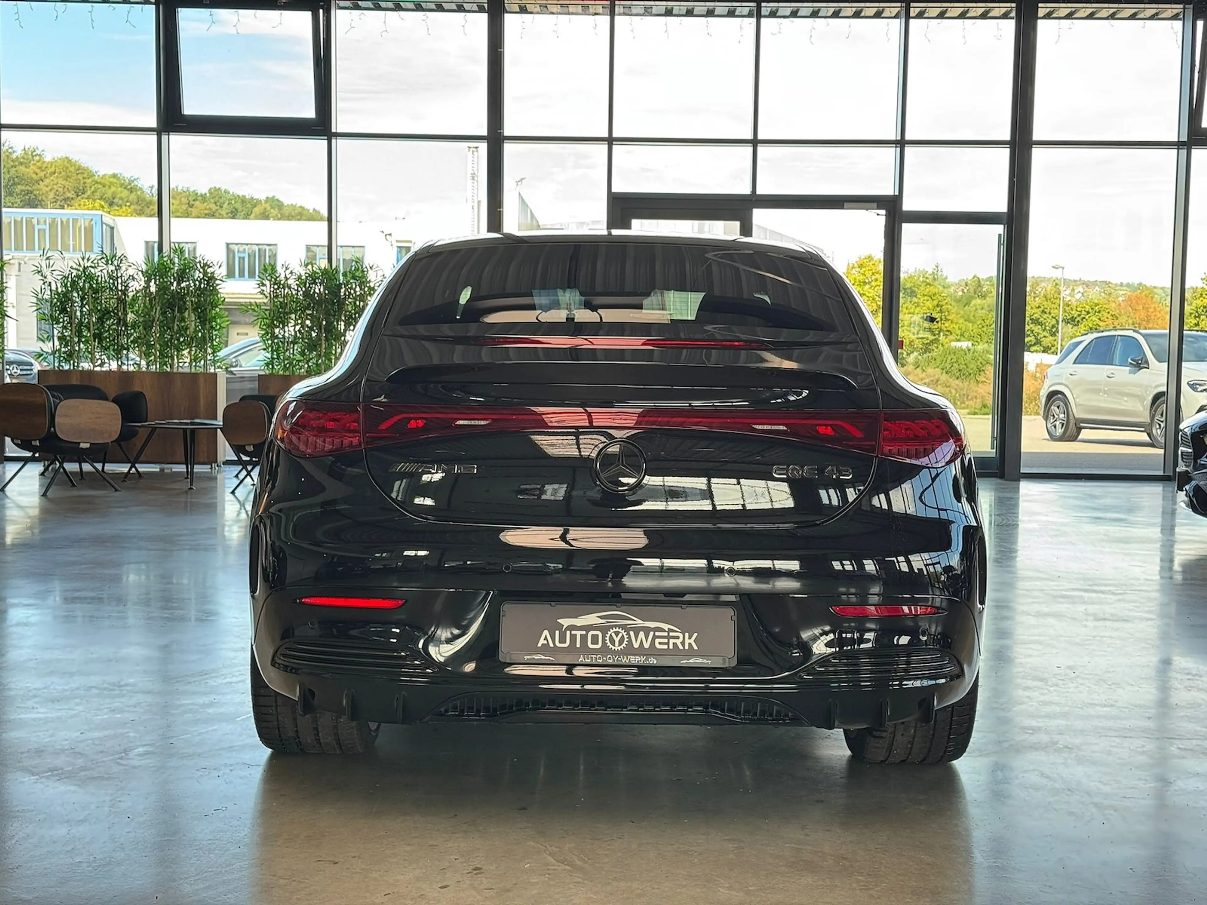 Mercedes-Benz EQE 43 HYPERSCREEN AIRMAT MASSAGE PANO 360° HEADUP — photo 14