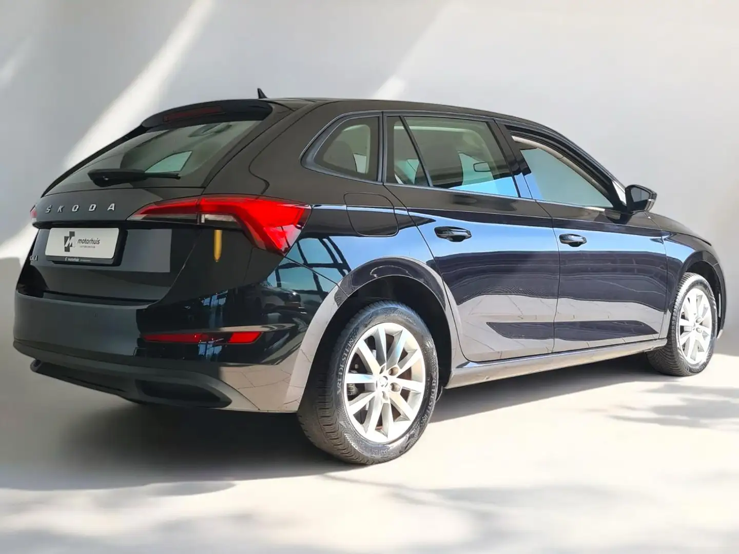 Skoda Scala 1.5 TSI Greentech 150pk DSG-7 Business Edition AUT Zwart - 2
