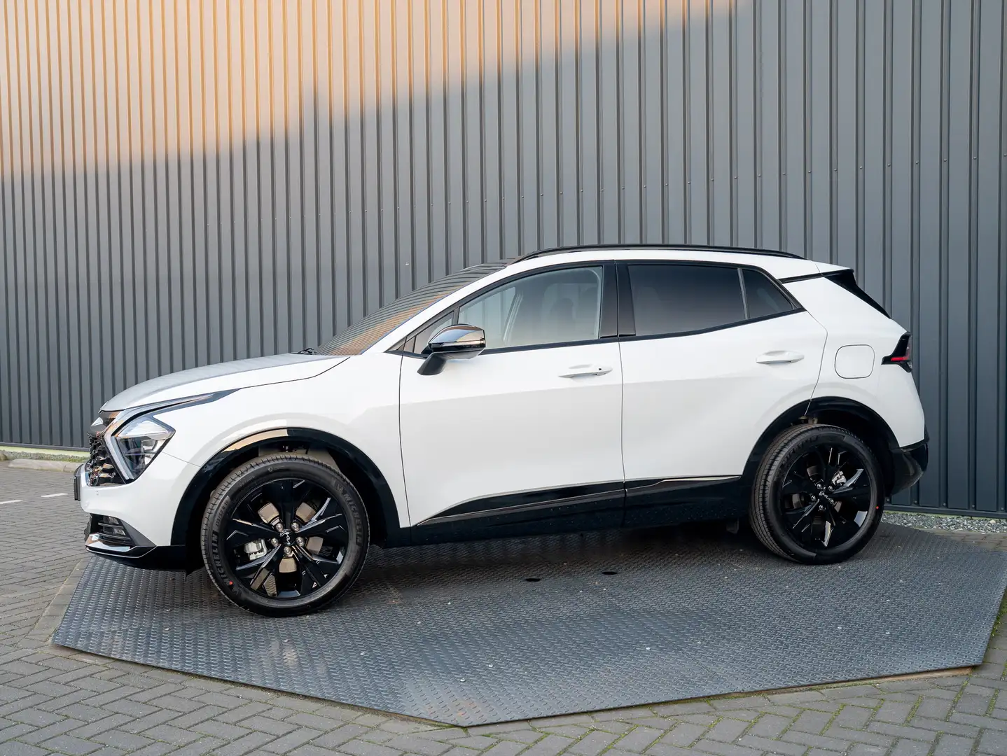 Kia Sportage 1.6 T-GDi HEV Dark Edition | 19'' | Panodak | Stoe Wit - 2