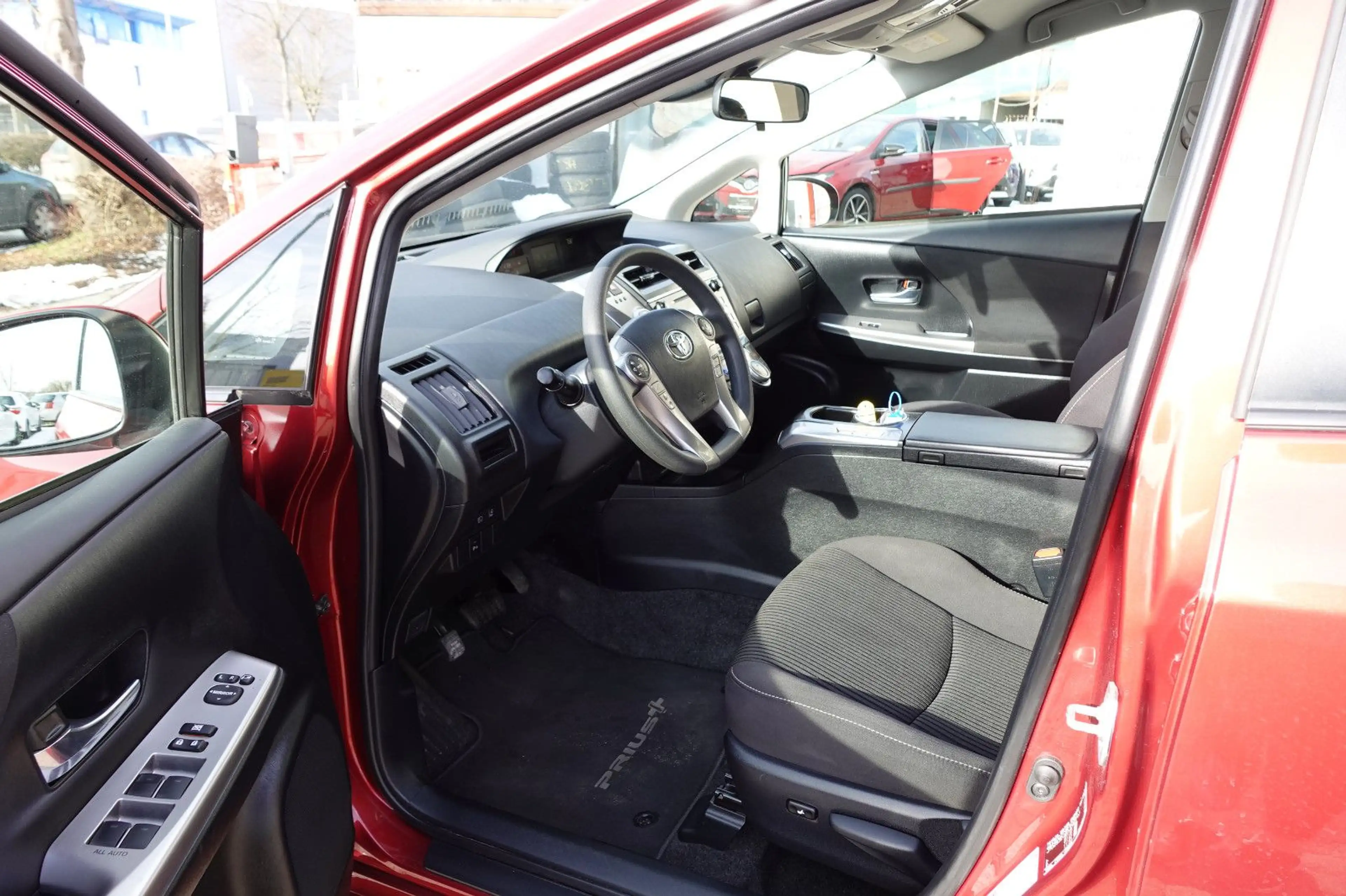 Toyota Prius+ 1.8l Comfort LED, Kamera — photo 6
