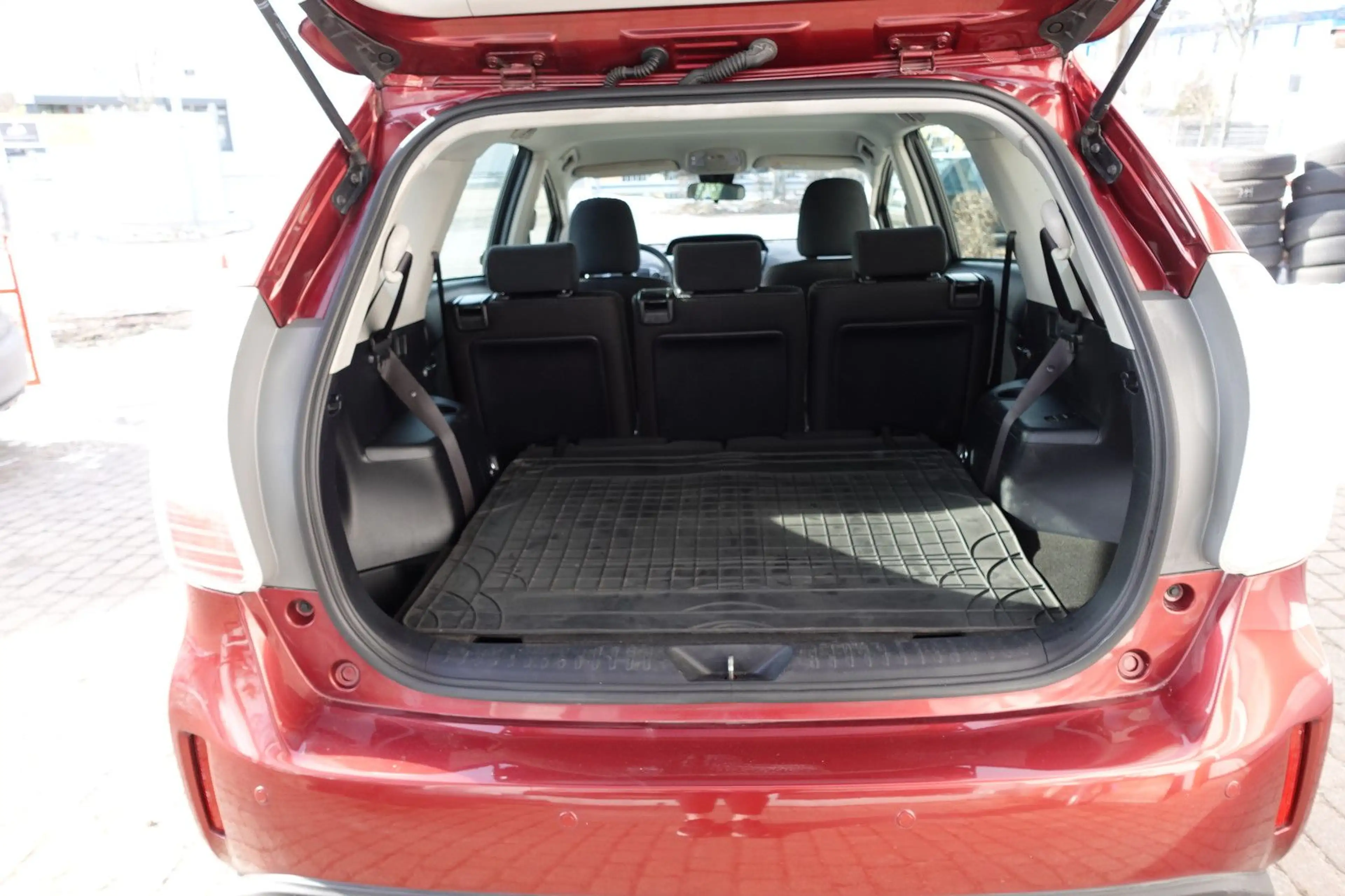 Toyota Prius+ 1.8l Comfort LED, Kamera — photo 14
