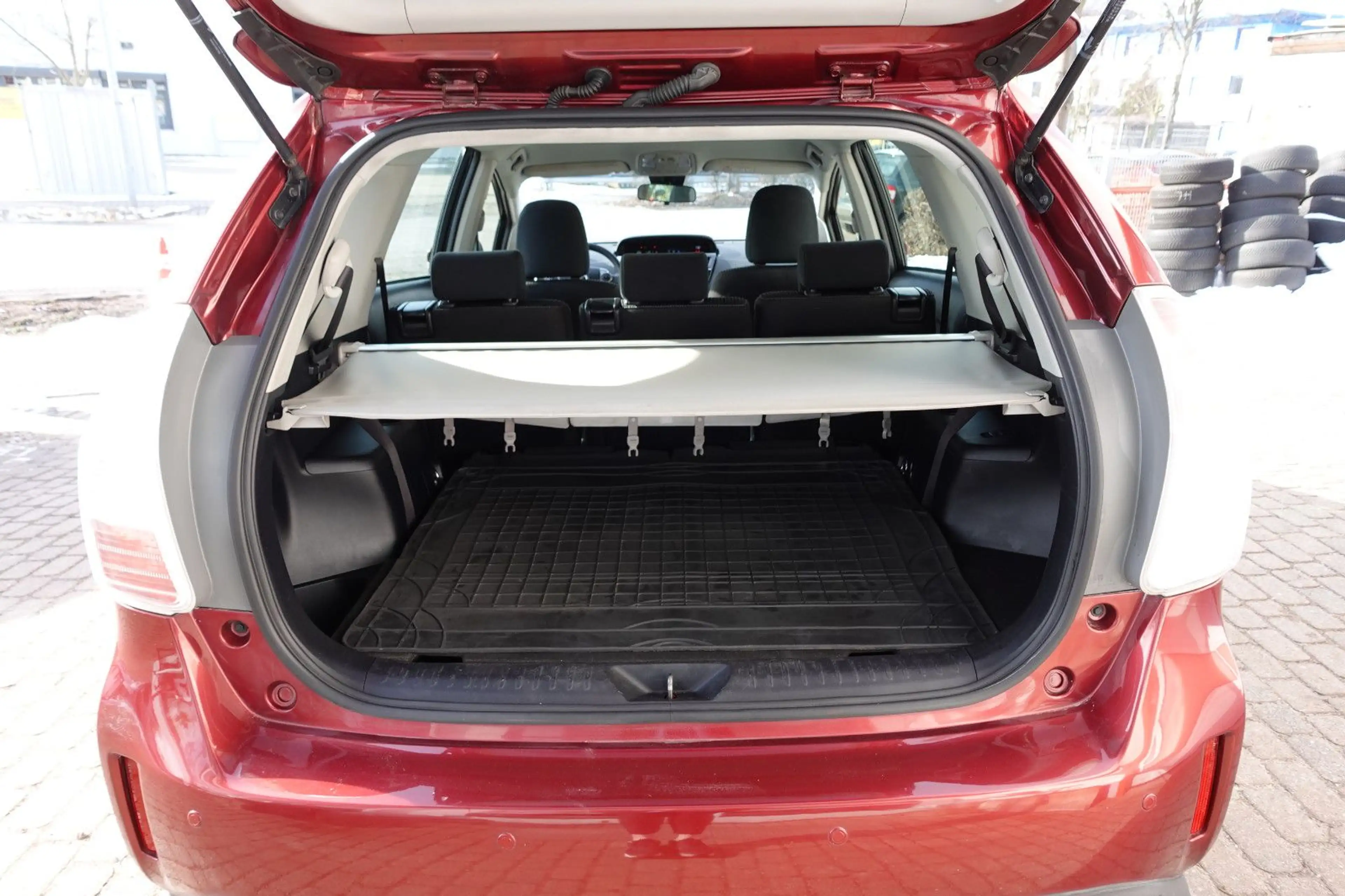 Toyota Prius+ 1.8l Comfort LED, Kamera — photo 12