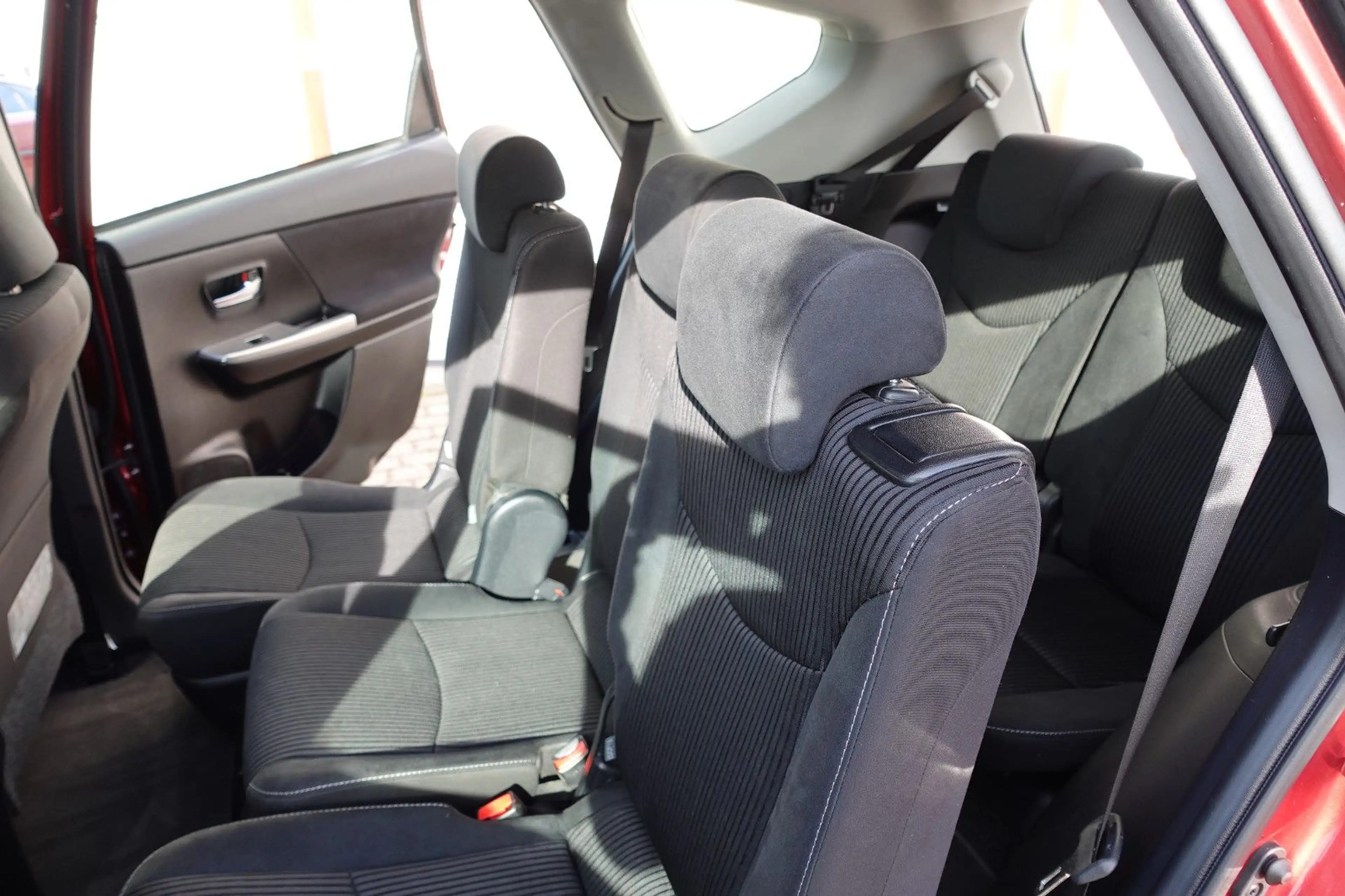 Toyota Prius+ 1.8l Comfort LED, Kamera — photo 11