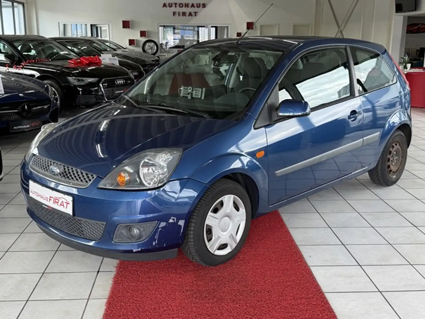 Ford Fiesta Ghia Blau - 1