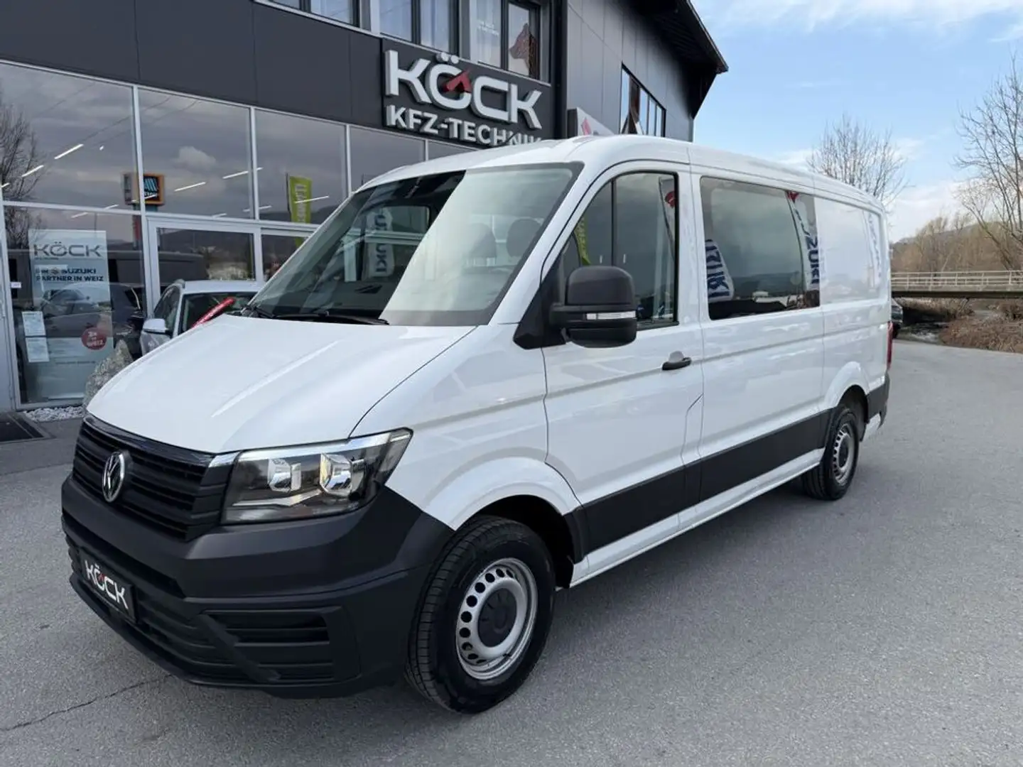 Volkswagen Crafter Kasten PLUS 35 mittellang FWD Weiß - 2