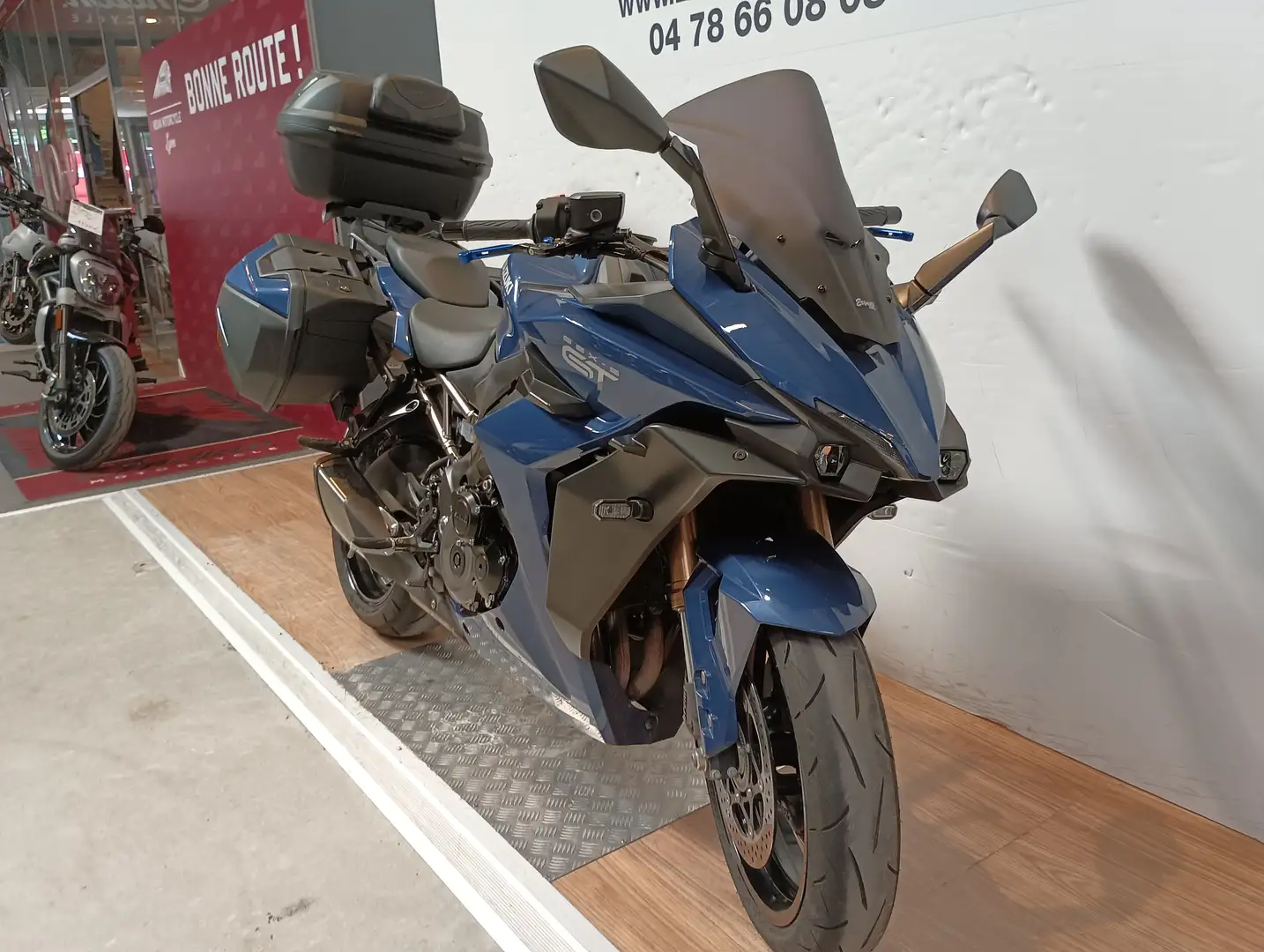 Suzuki GSX S 1000GT Modrá - 2