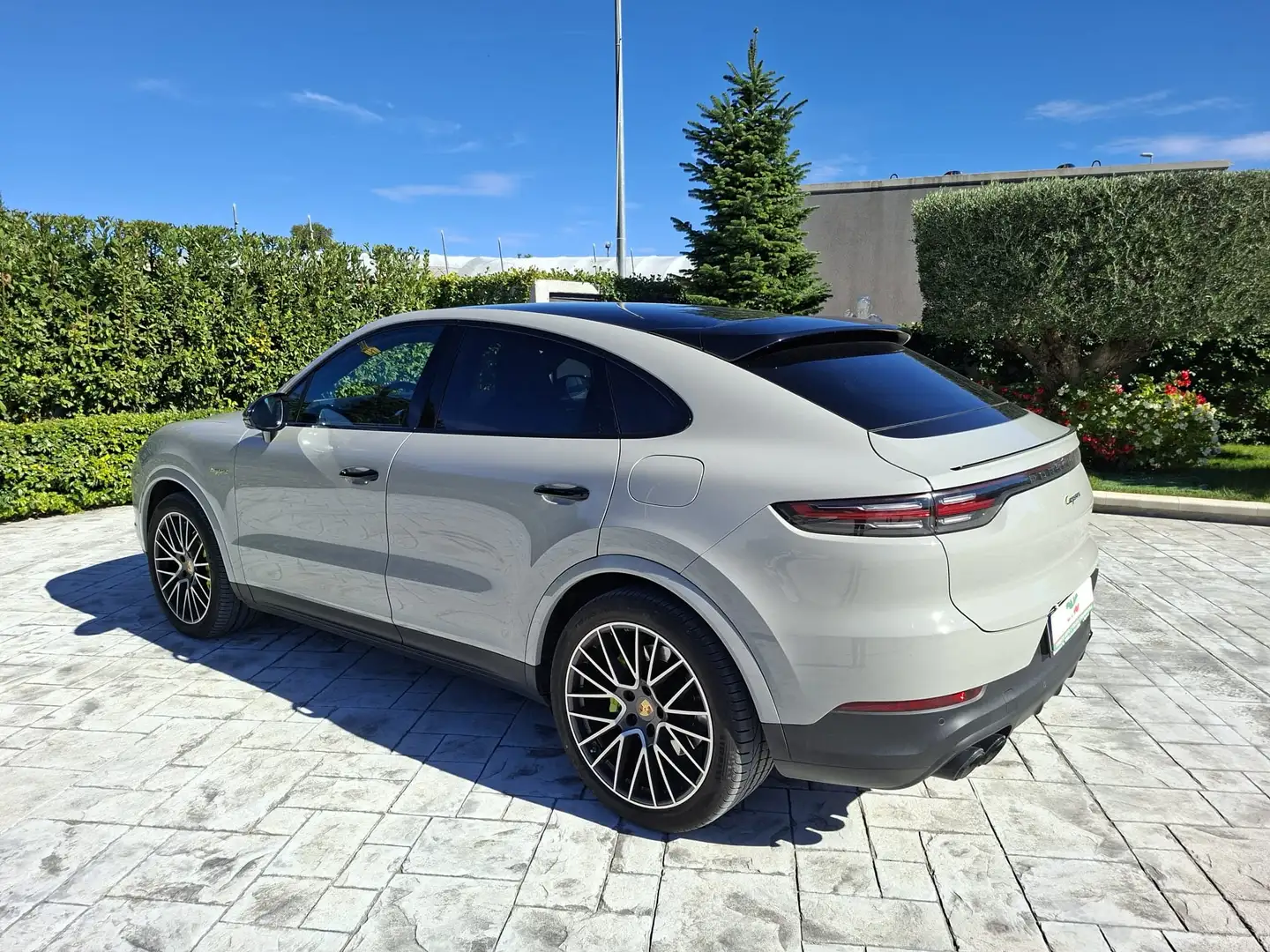 Porsche Cayenne Cayenne Coupe 3.0 e-hybrid tiptronic Argento - 2