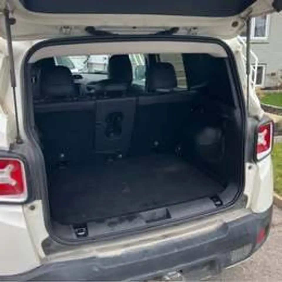 Jeep Renegade снимка Jeep Renegade
