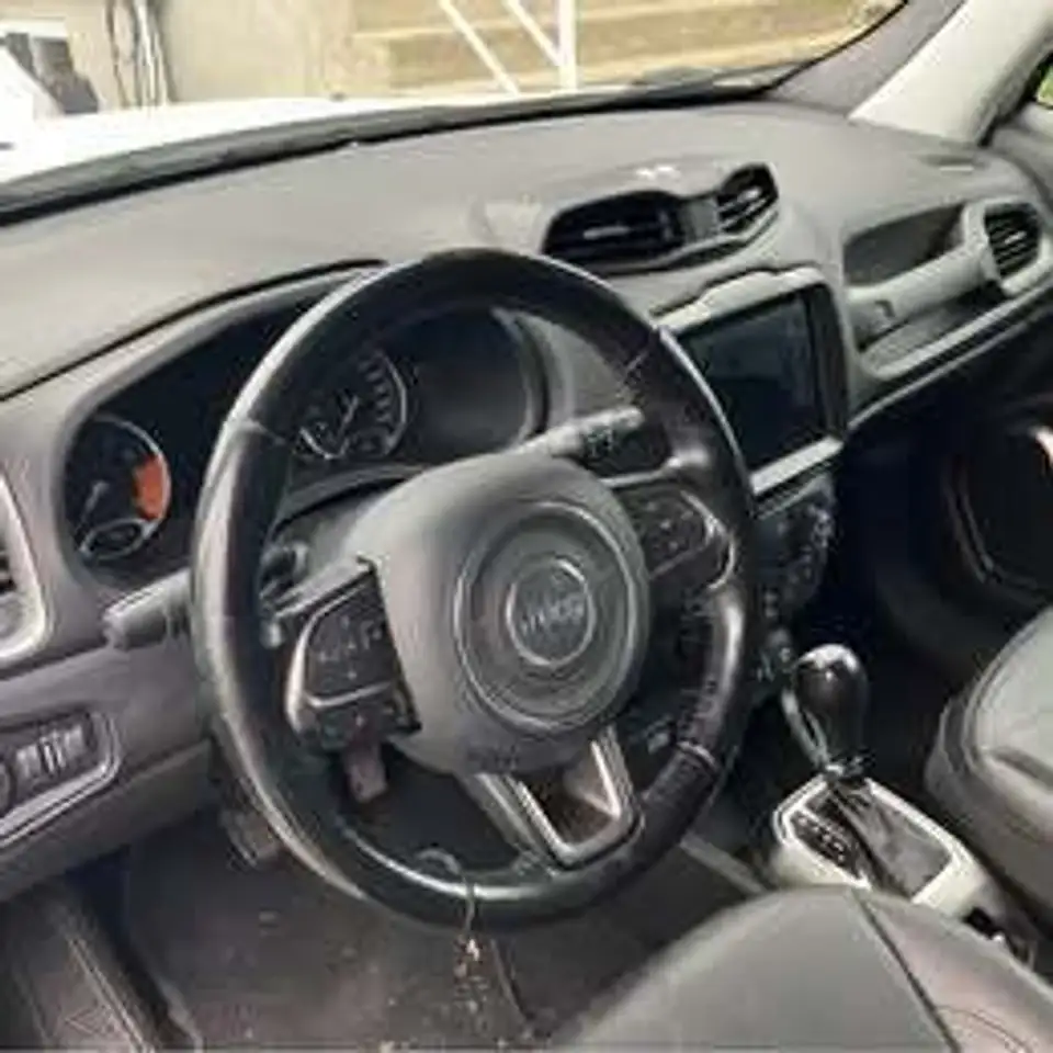 Jeep Renegade снимка Jeep Renegade