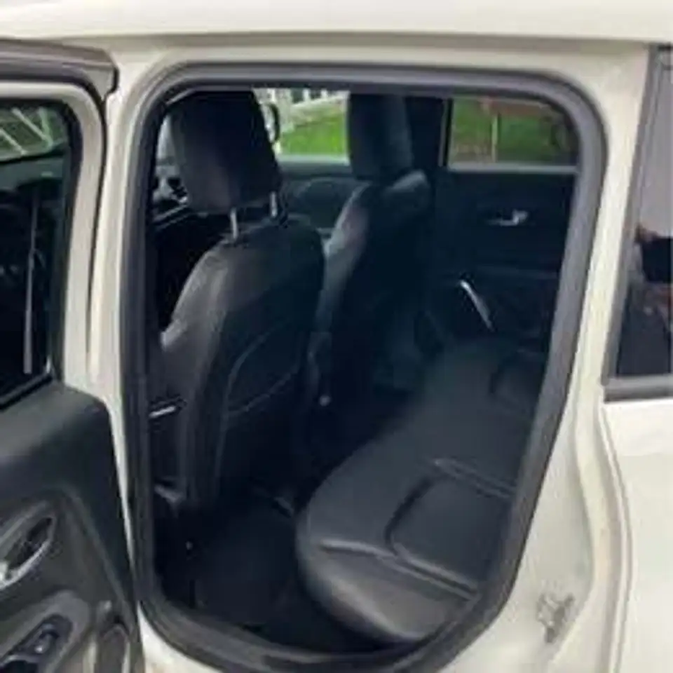 Jeep Renegade снимка Jeep Renegade