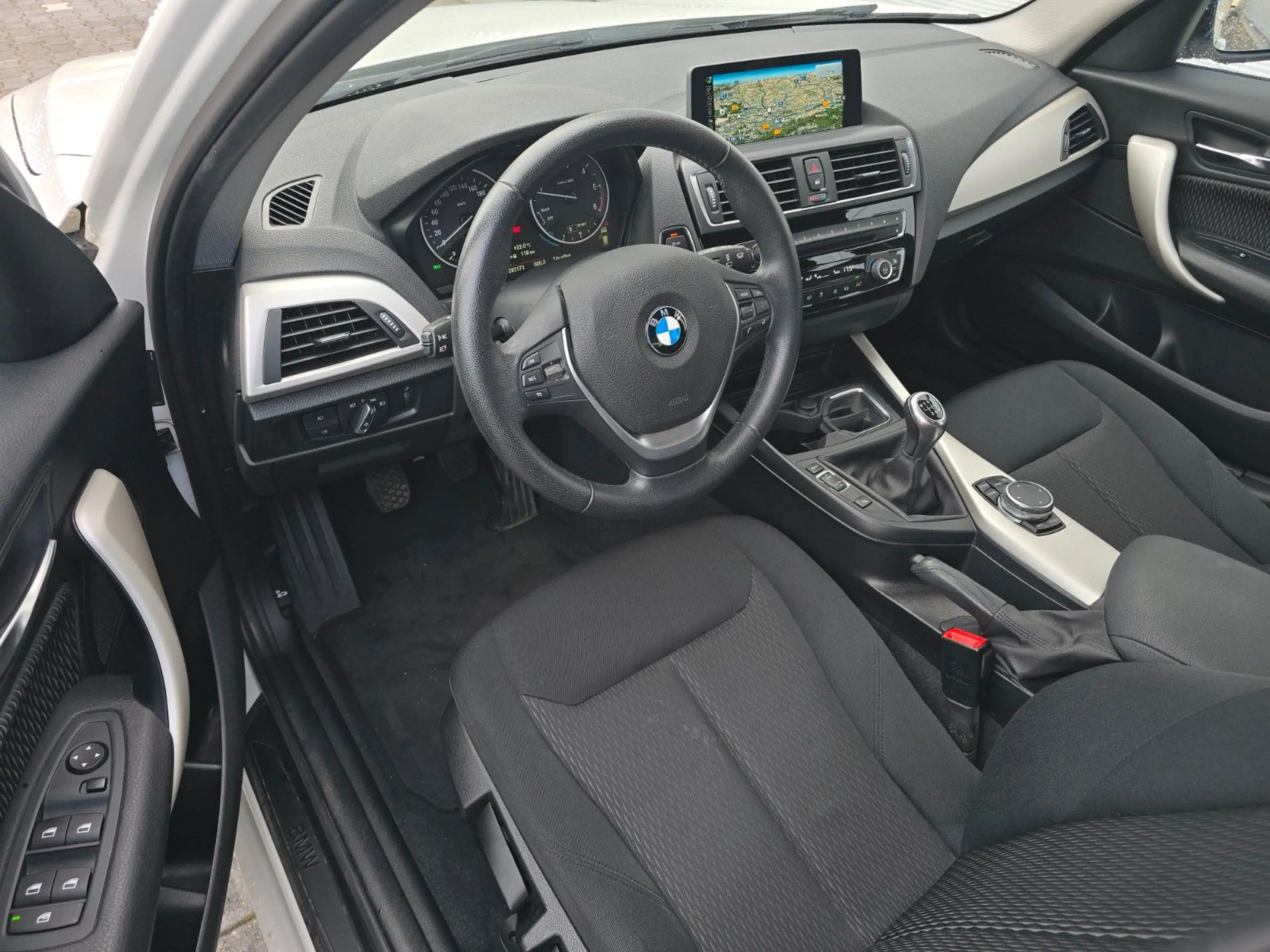 BMW 118 118d xDrive (Volle Servicehistorie) — photo 10