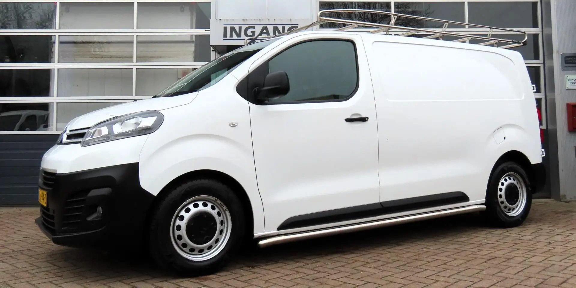 Citroen Jumpy 1.6 BlueHDI 95 M Club Wit - 2