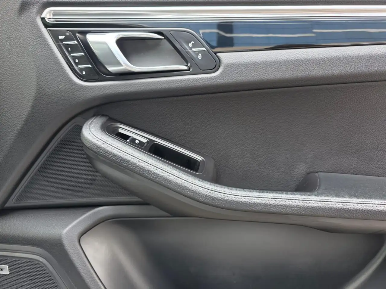 Porsche Macan снимка Porsche Macan