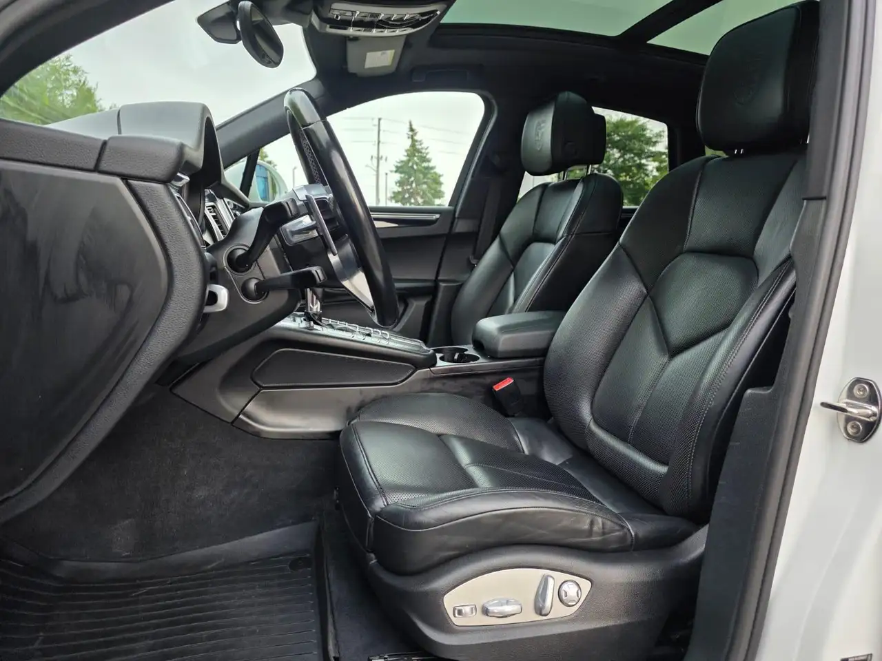 Porsche Macan снимка Porsche Macan
