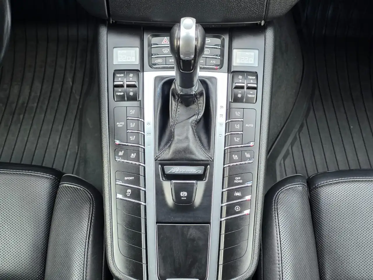 Porsche Macan снимка Porsche Macan