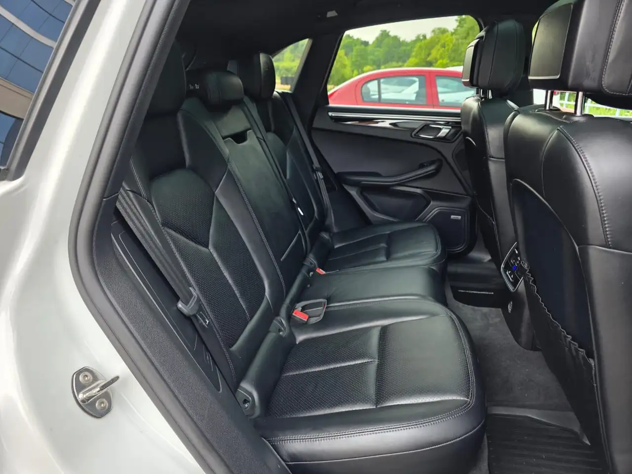 Porsche Macan снимка Porsche Macan
