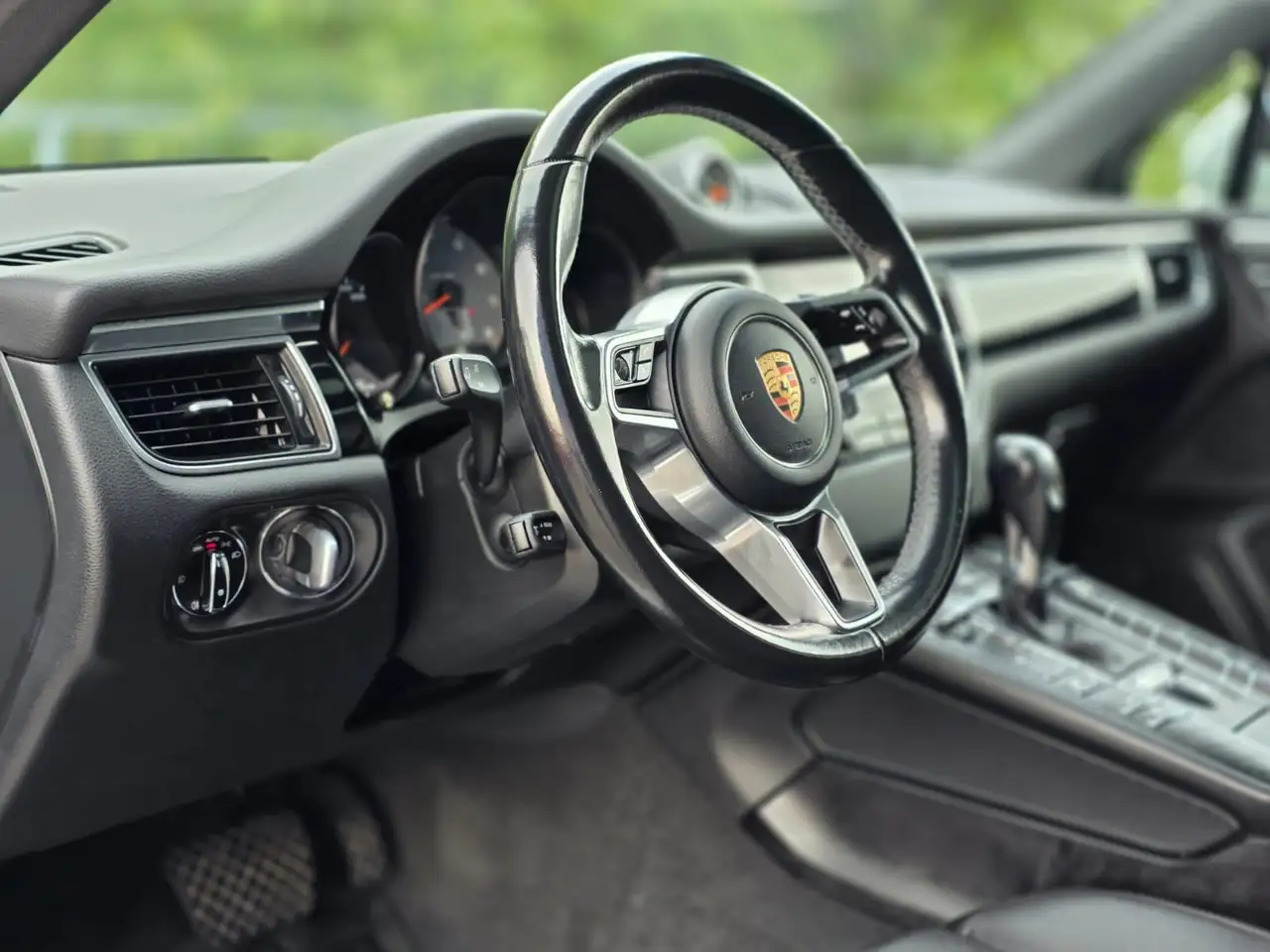 Porsche Macan снимка Porsche Macan