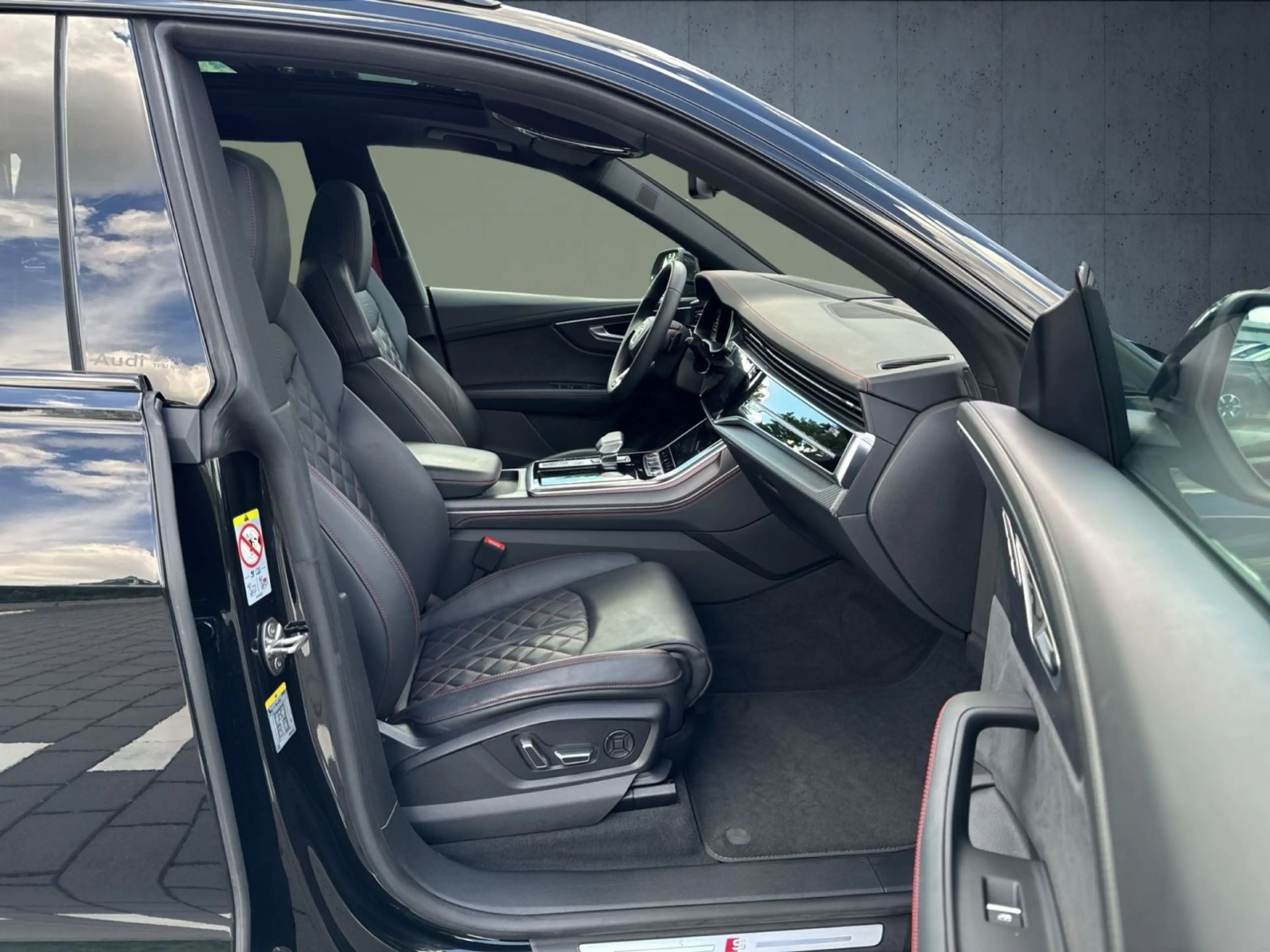 Audi SQ8 TFSI AHK/StHz/HDMatrix/23''/HuD/B&O/Pano/Ass — photo 15