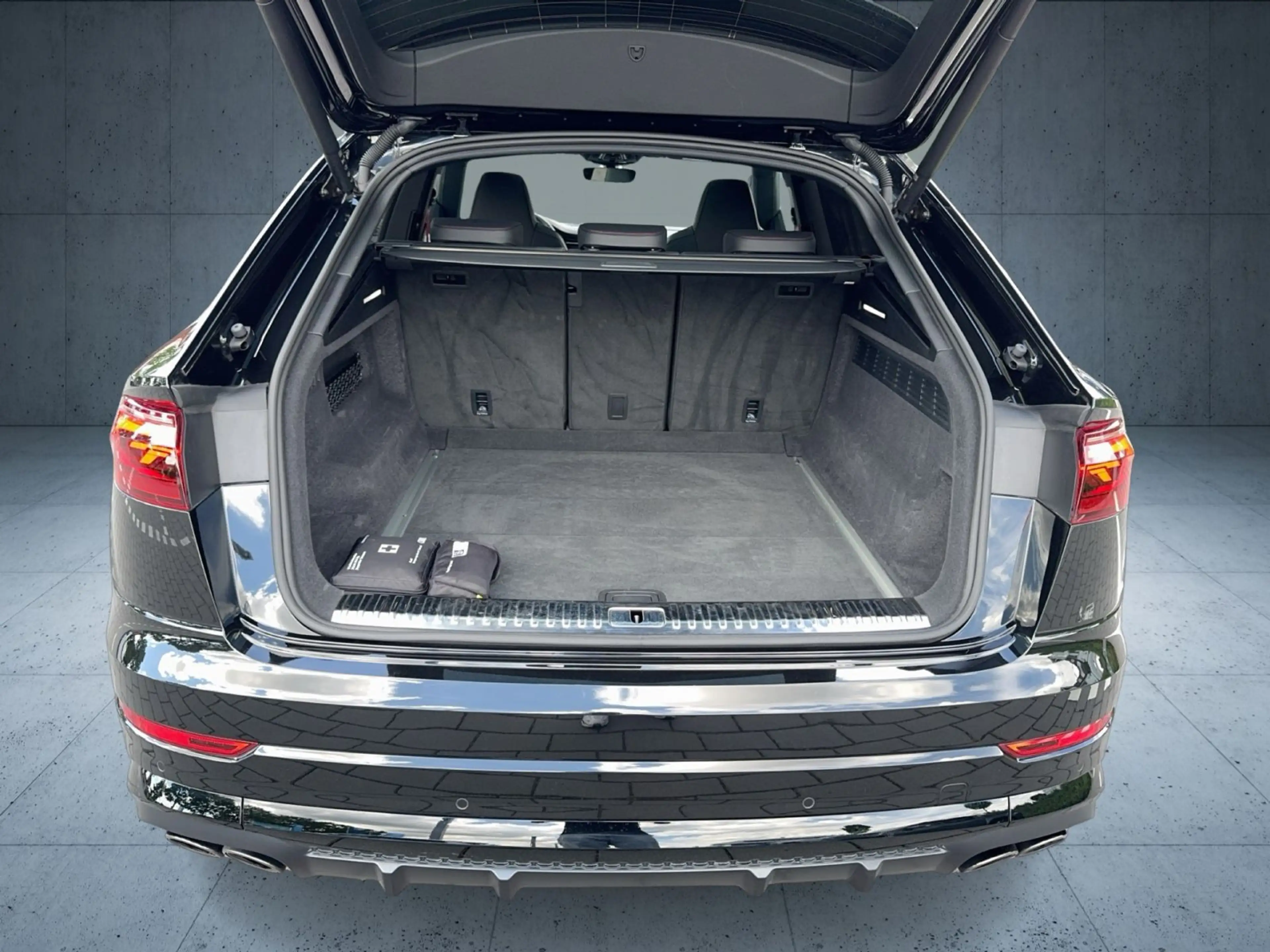 Audi SQ8 TFSI AHK/StHz/HDMatrix/23''/HuD/B&O/Pano/Ass — photo 13