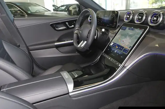 Mercedes-Benz C-Class view 8