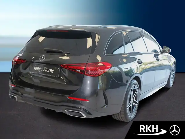 Mercedes-Benz C-Class view 3