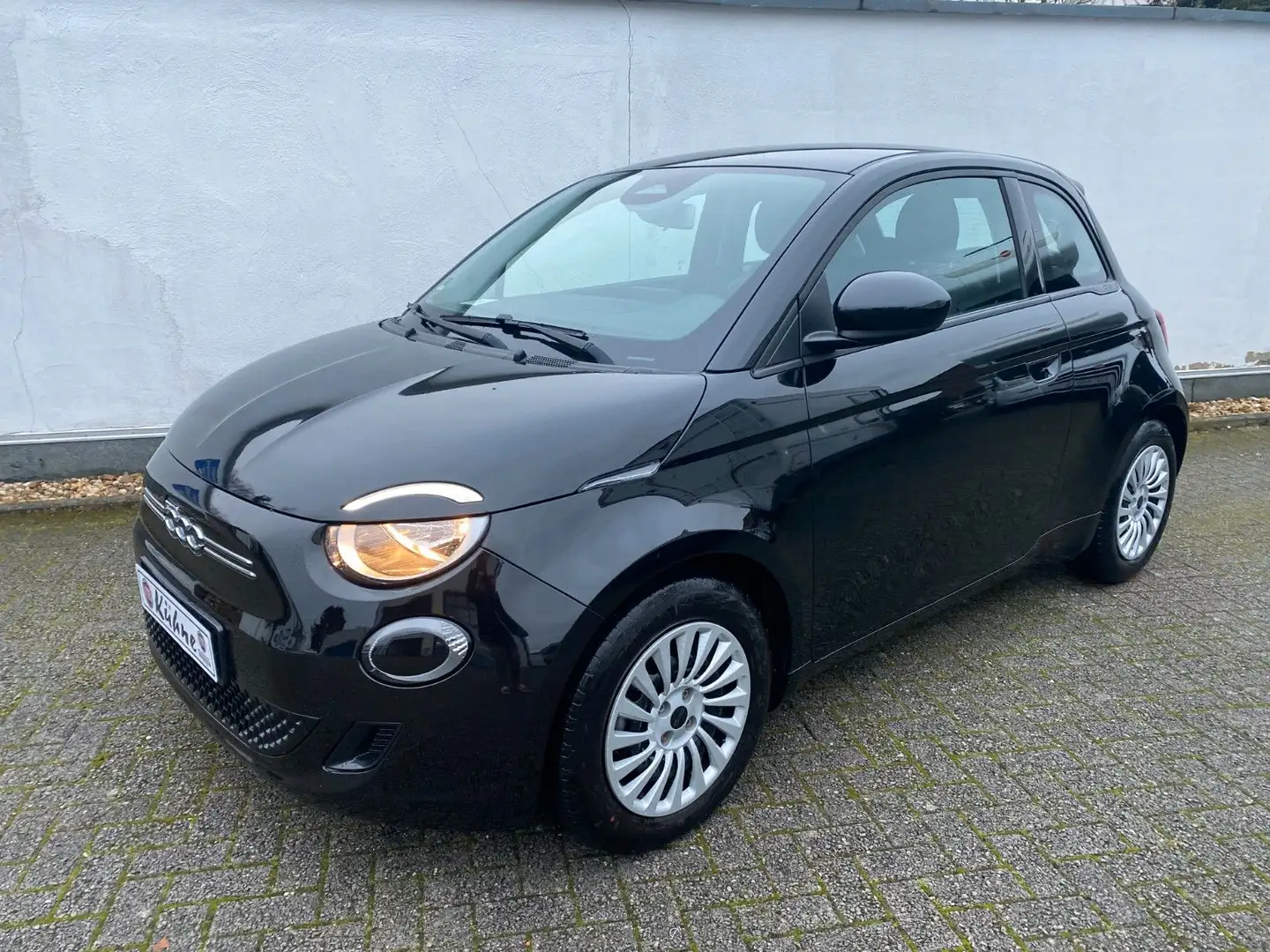 Fiat 500e Action Limousine 23,8kWh 36 Monate Garantie Schwarz - 1
