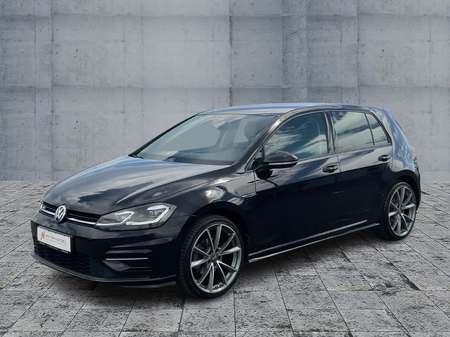 Volkswagen Golf VII1.5TSI DSG R-LINE LED+NAV+ACC+RFK+STDHZG Zwart - 2