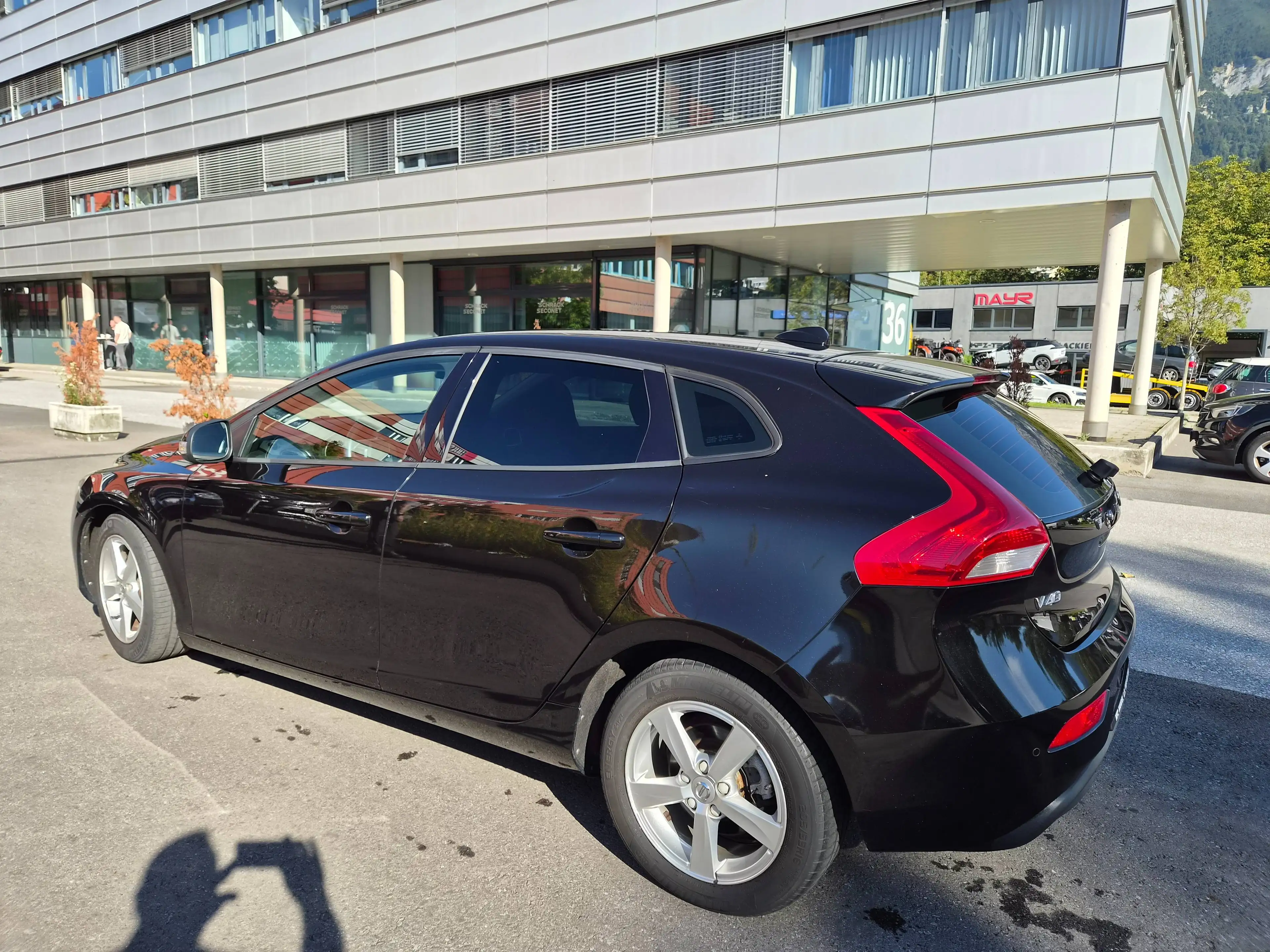 Volvo V40 Kinetic — photo 3