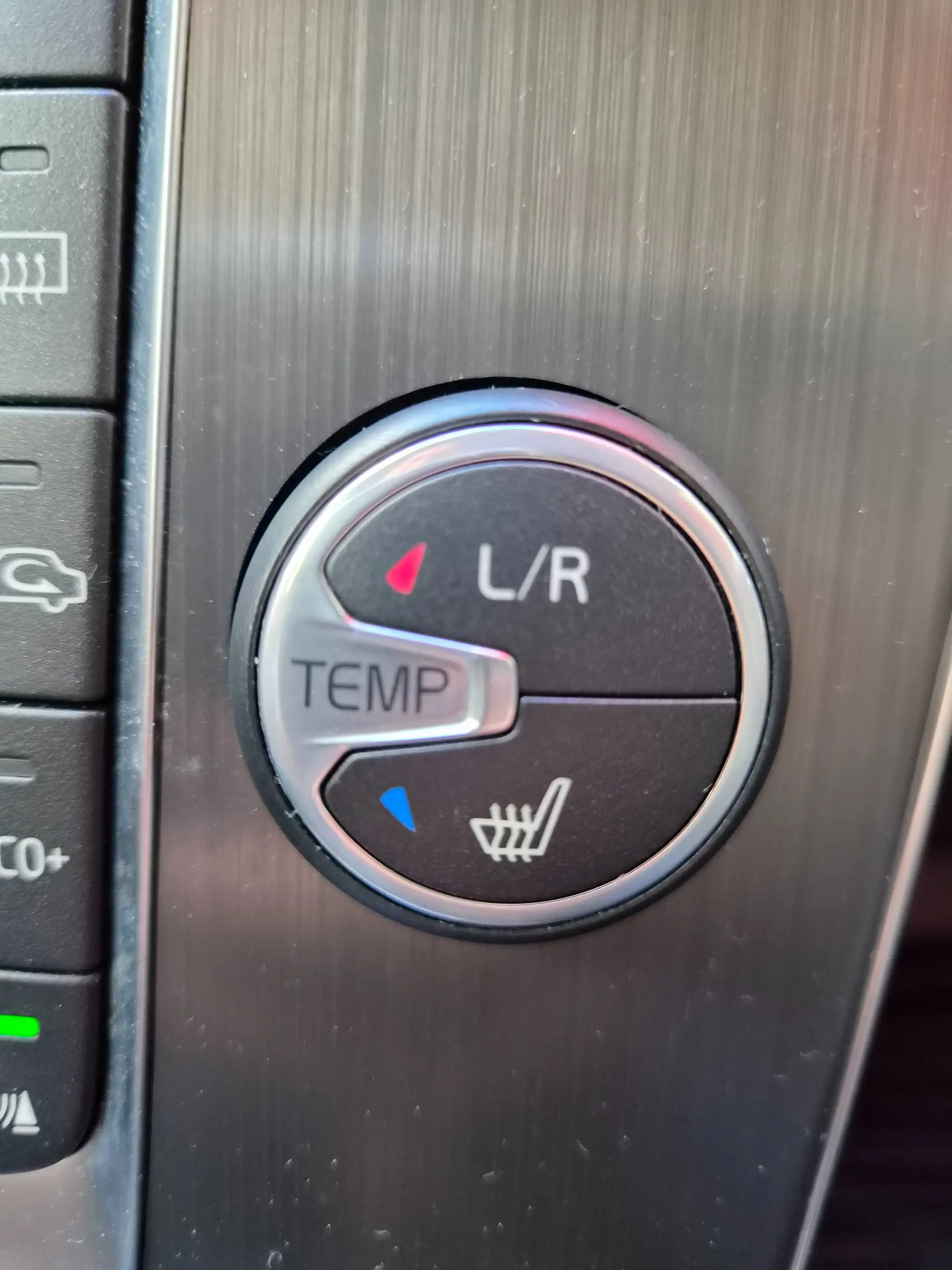 Volvo V40 Kinetic — photo 12