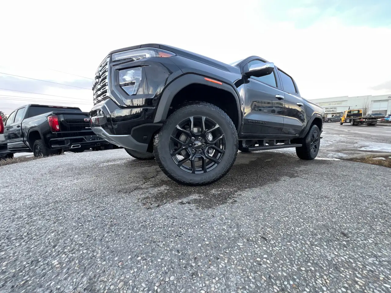 GMC Canyon снимка GMC Canyon