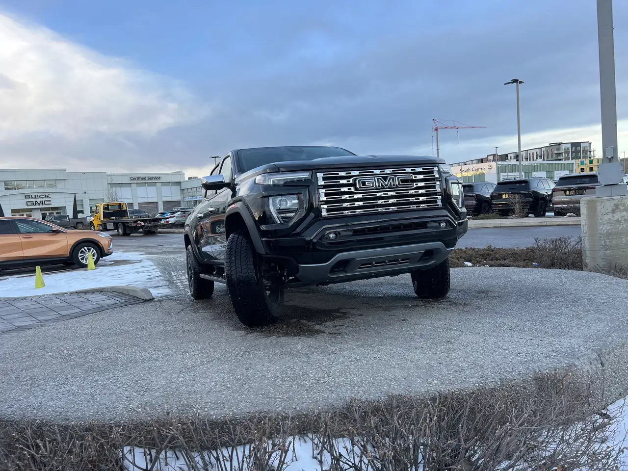 GMC Canyon снимка GMC Canyon