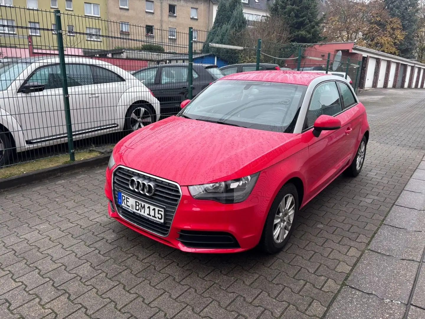 Audi A1 attraction 1 hand  tüv neu Rot - 1