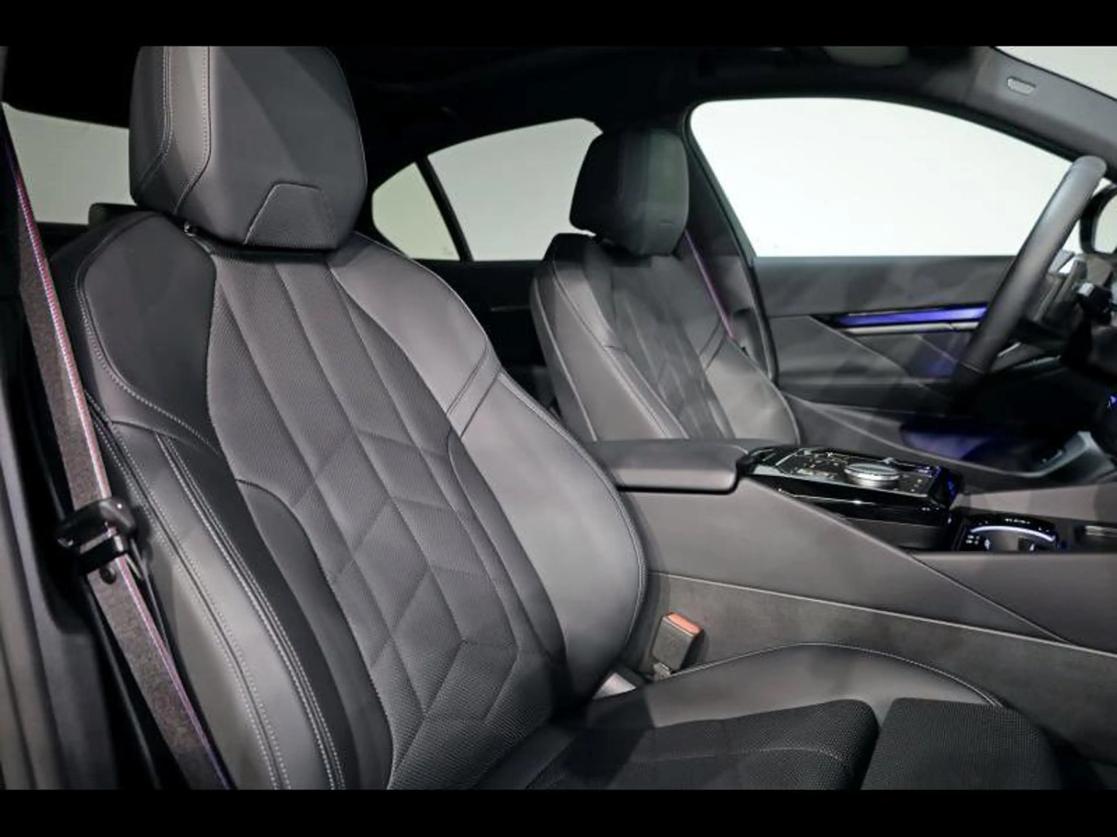 BMW 530 e Berline Kit M Sport 530e Berline — photo 11