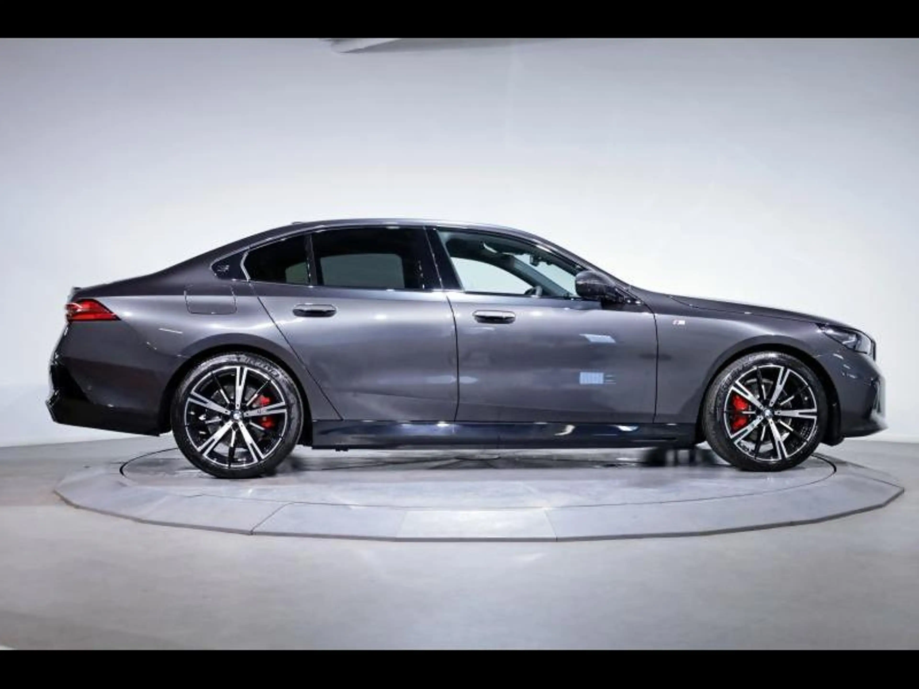 BMW 530 e Berline Kit M Sport 530e Berline — photo 3