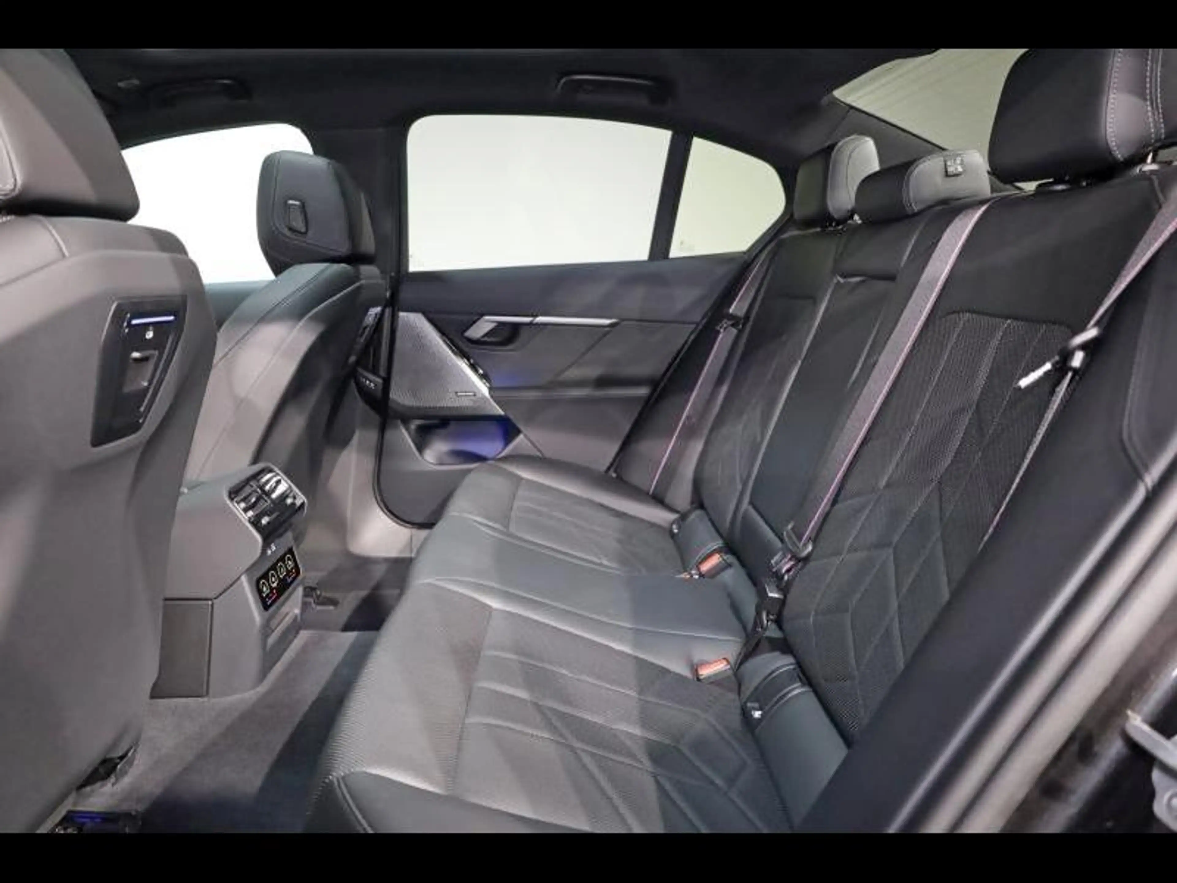 BMW 530 e Berline Kit M Sport 530e Berline — photo 10
