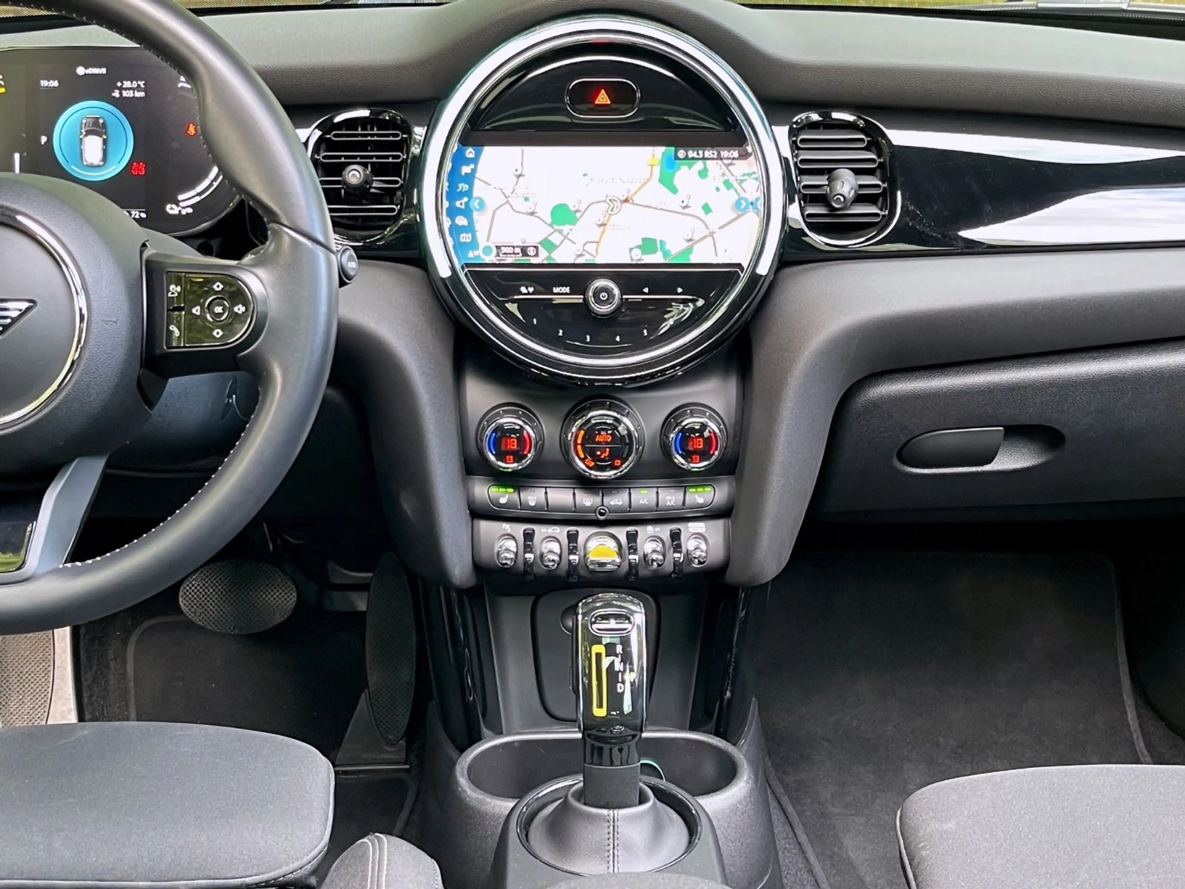 MINI Cooper SE PANORAMADACH NAVI PDC SoH TÜV GARANTIE — photo 14