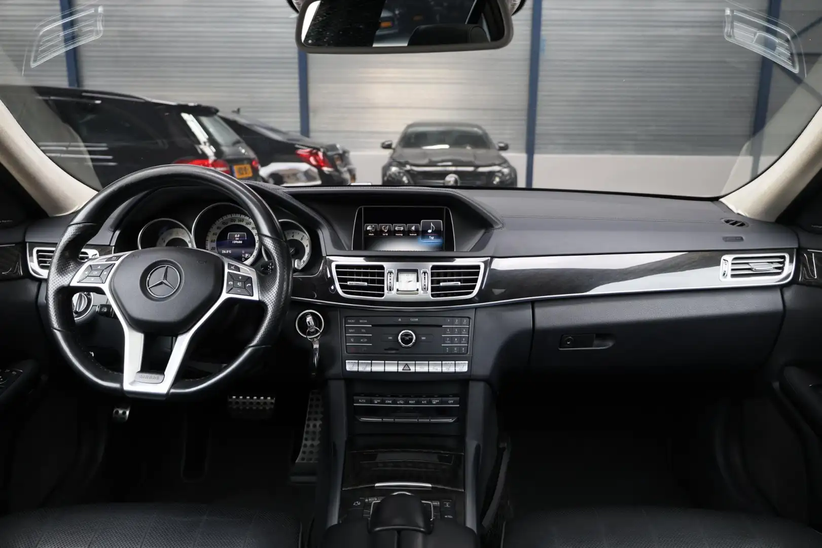 Mercedes-Benz E 400 AMG LED/PANORAMADAK/LEER+S.VERWARMING+VERKOELING/1 Blanc - 2