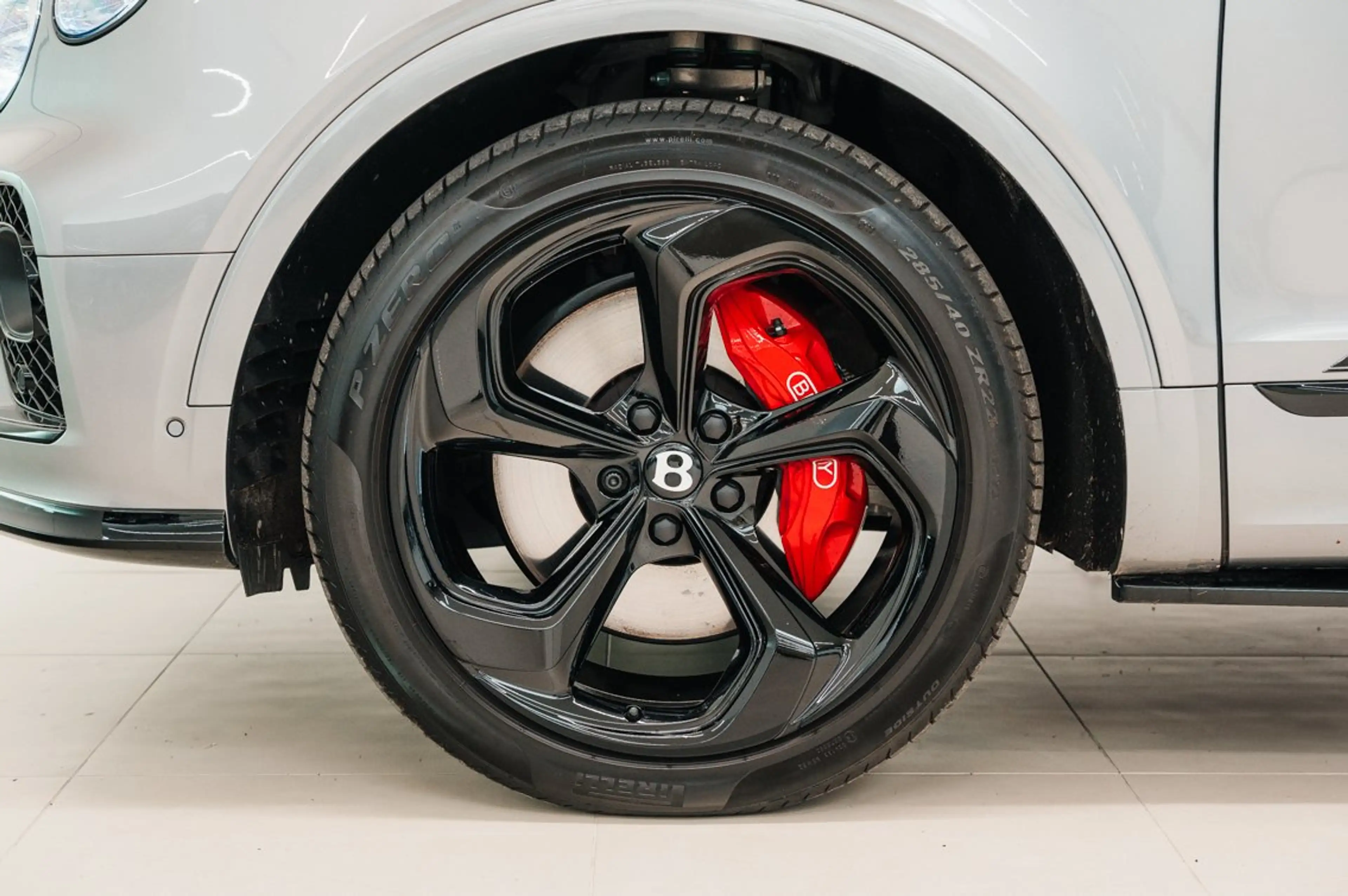 Bentley Bentayga 3.0 Turbo V6 PHEV S — photo 6