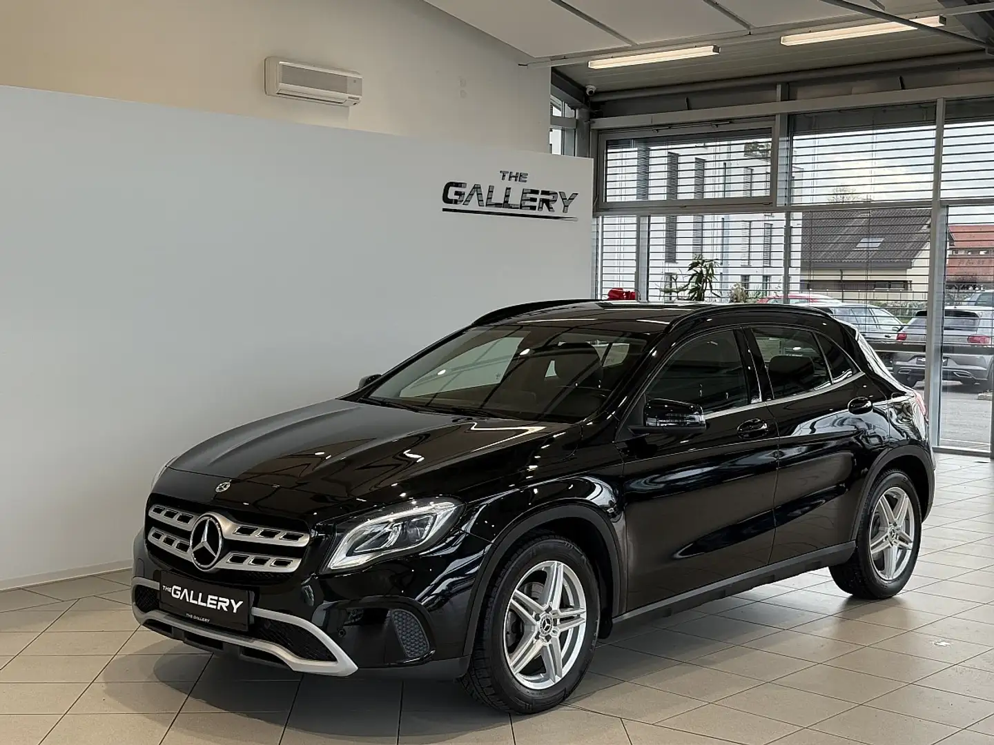 Mercedes-Benz GLA 200 d Business Aut.*MOPF*Kamera*LED*Keyless-Go* Schwarz - 2