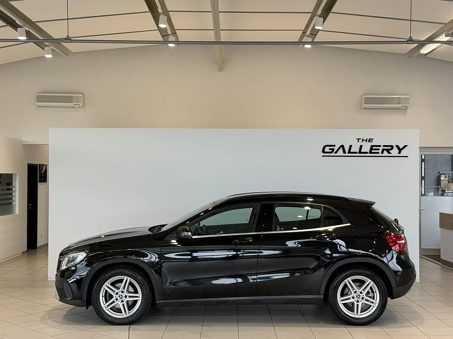 Mercedes-Benz GLA 200 d Business Aut.*MOPF*Kamera*LED*Keyless-Go* Schwarz - 1
