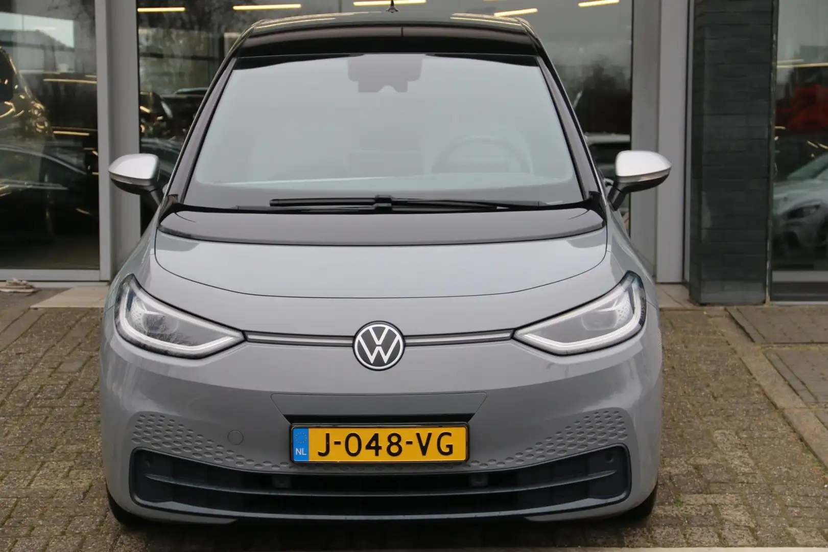 Volkswagen ID.3 First Plus 58 kWh DEALER OND. INCL-BTW! Gris - 2