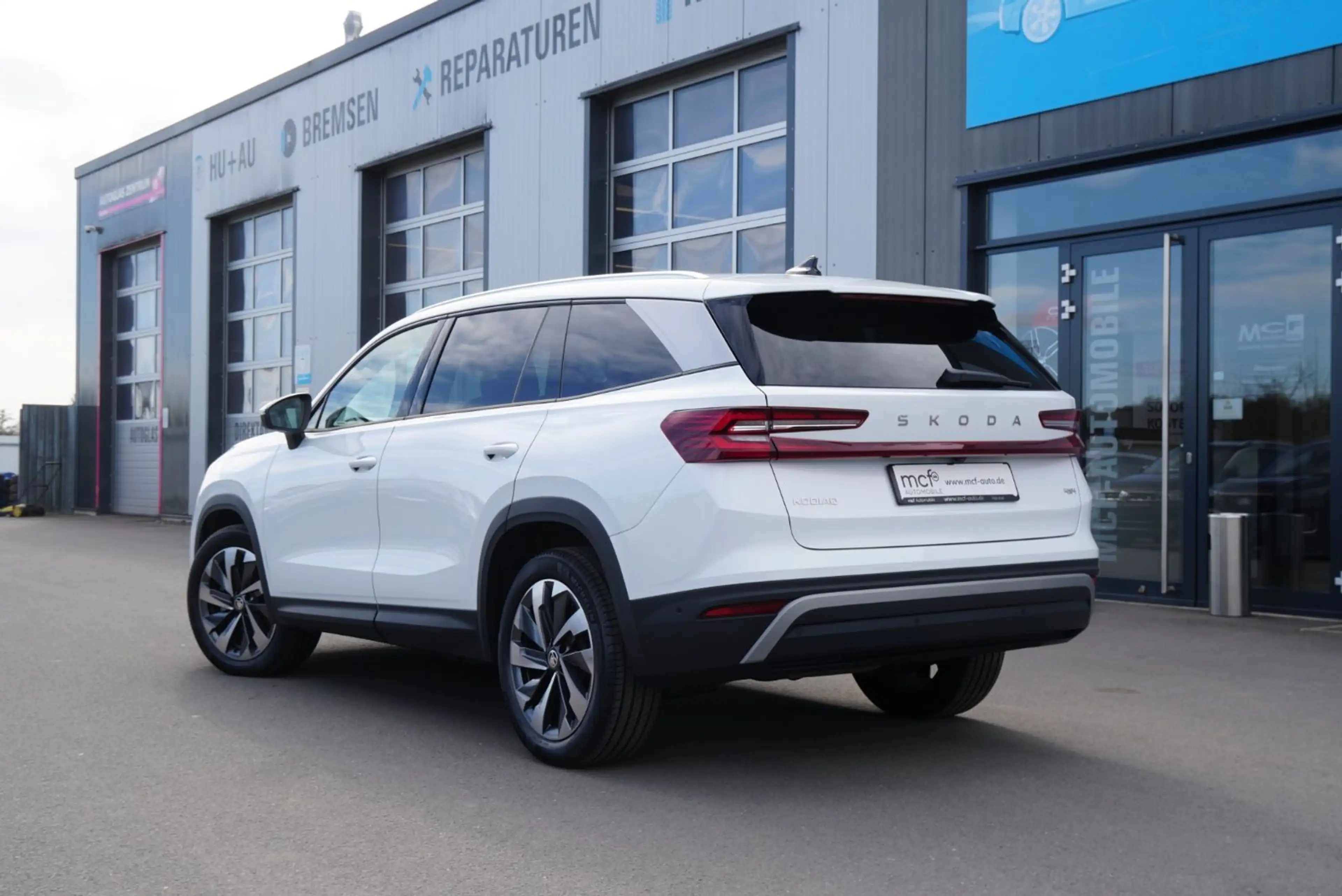 Skoda Kodiaq 2.0 TDI 4x4 *Leder*Matrix*ACC*360°*HUD* — photo 4